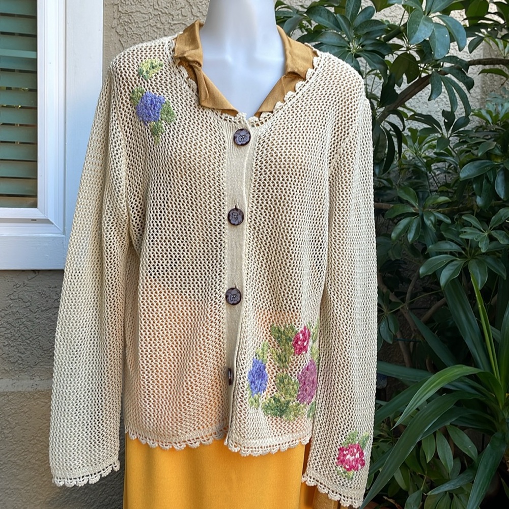 Vintage cream J.Jill knitted cardigan with bright floral embroidery